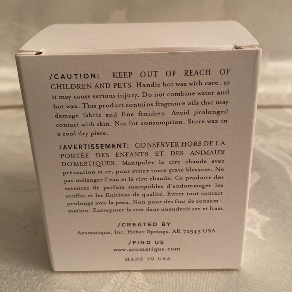 *NIB* WHITE TEAK AND MOSS AROMA WAX MELTS - Picture 4 of 5